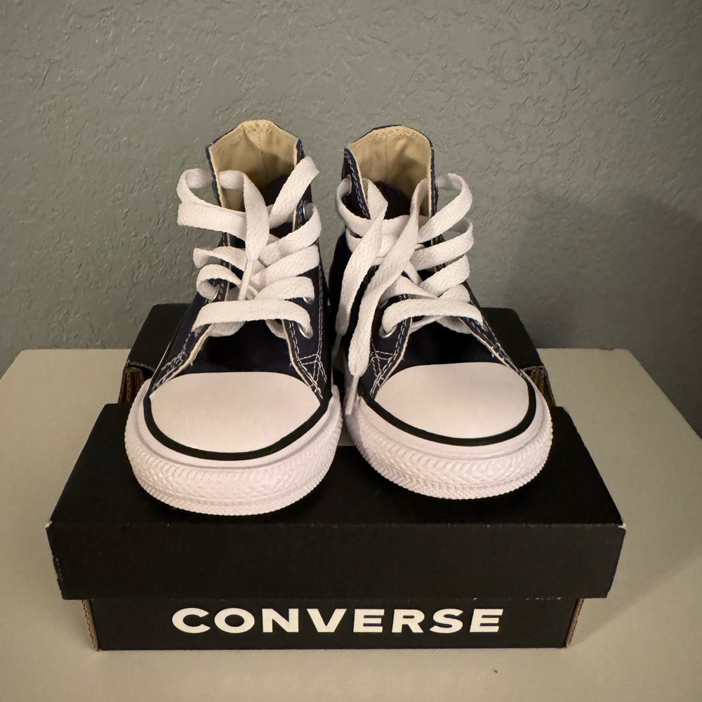Brand New Toddler Navy Blue Converse. Size 7C. NWOT.